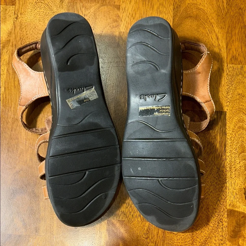 Clarks Women's Tan Leather Sandals